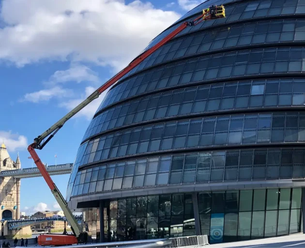cherry picker window cleaning carousel